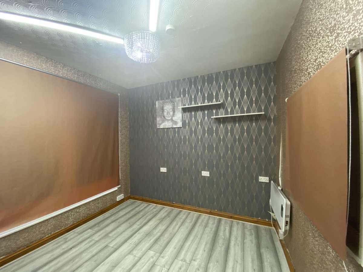 Retail/Shop in Smethwick - photo 4