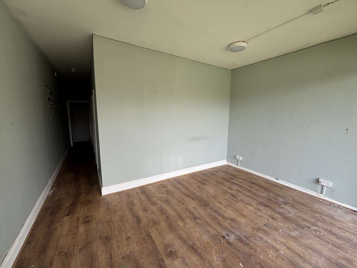 Retail/Shop in Halifax - photo 2