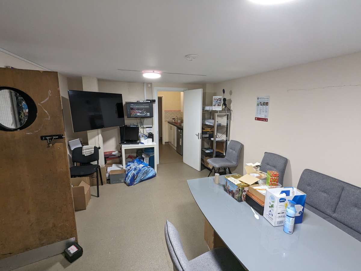 Retail/Shop in Kingston on Thames - photo 2