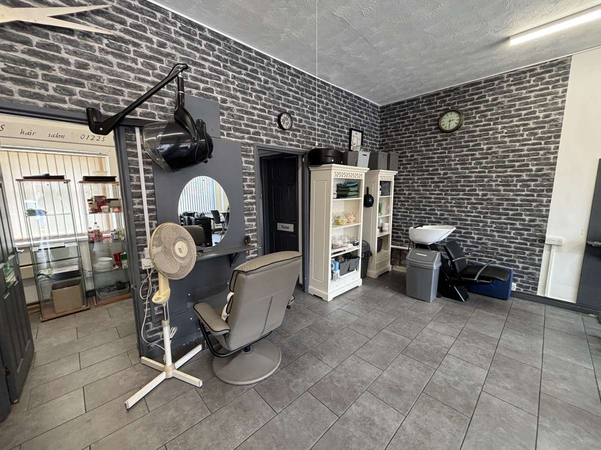 Retail/Shop in Melksham - photo 4