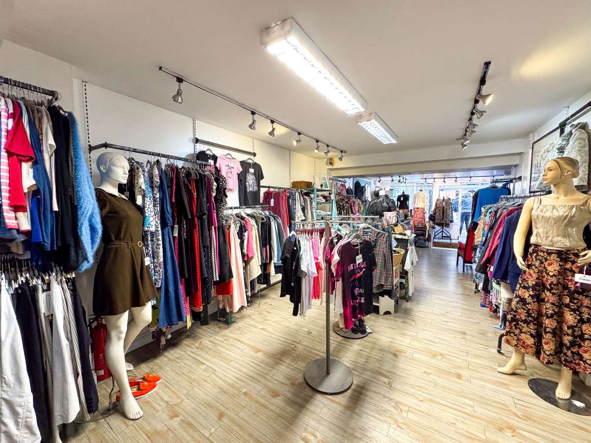 Retail/Shop in Falmouth - photo 2