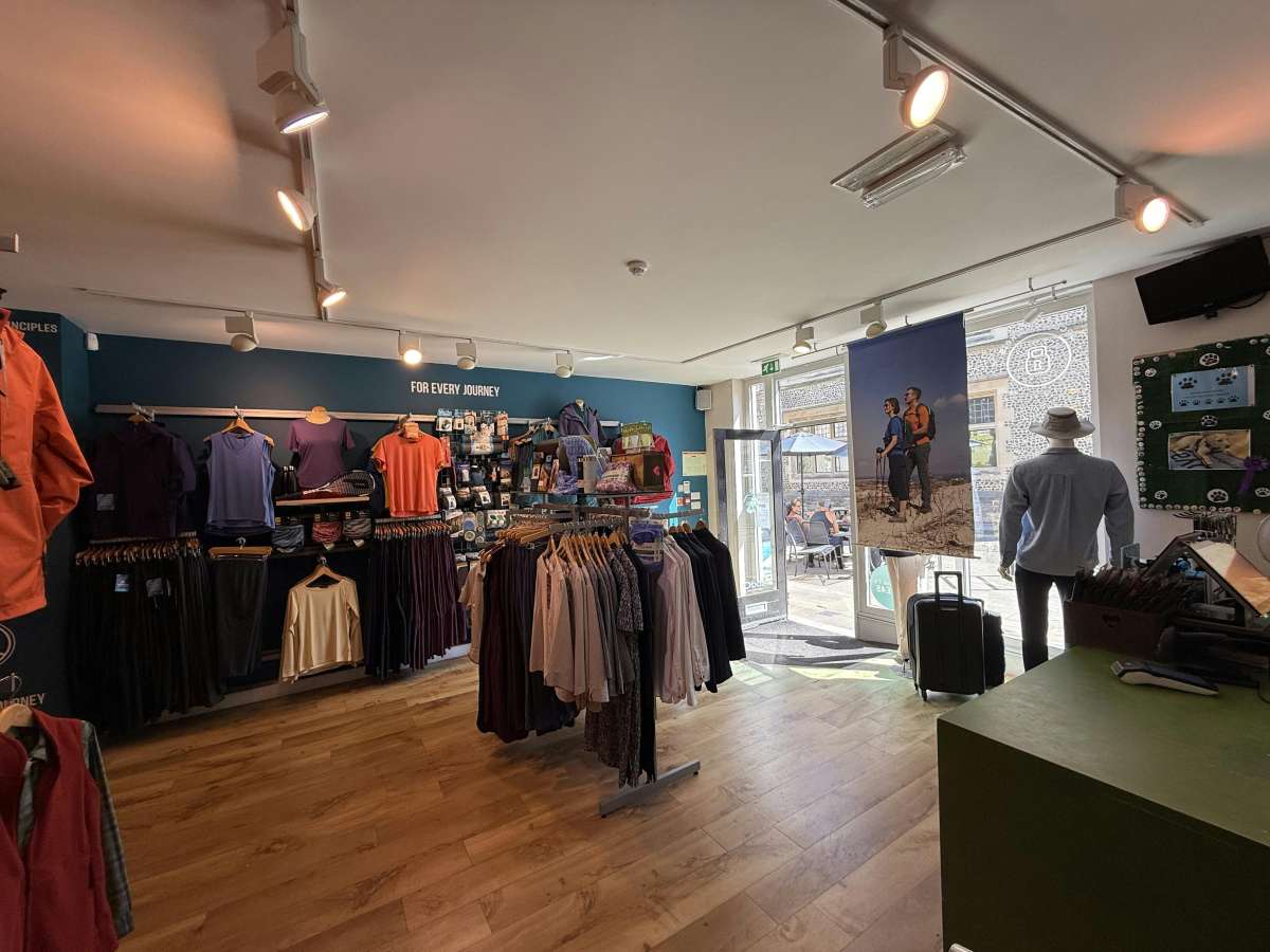 Retail/Shop in Winchester - photo 3