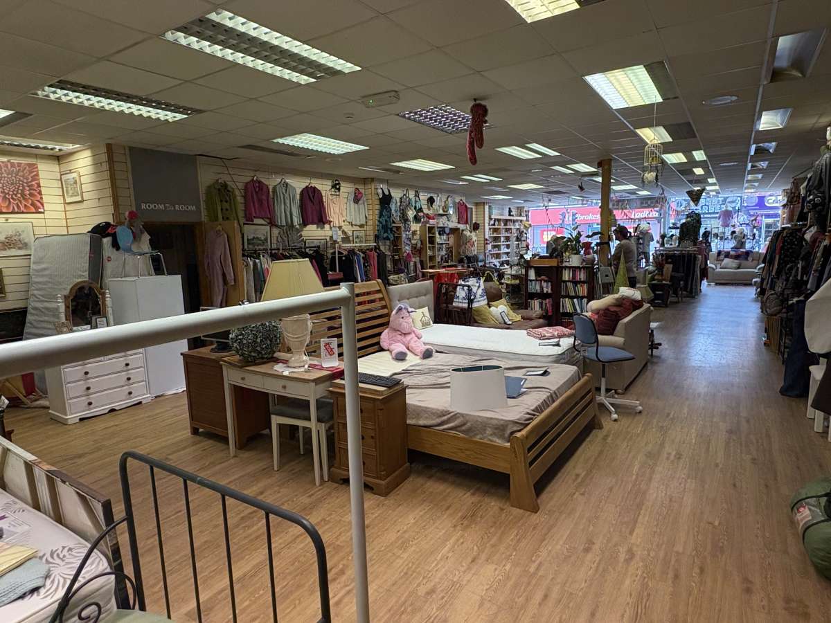 Retail/Shop in Southampton - photo 3