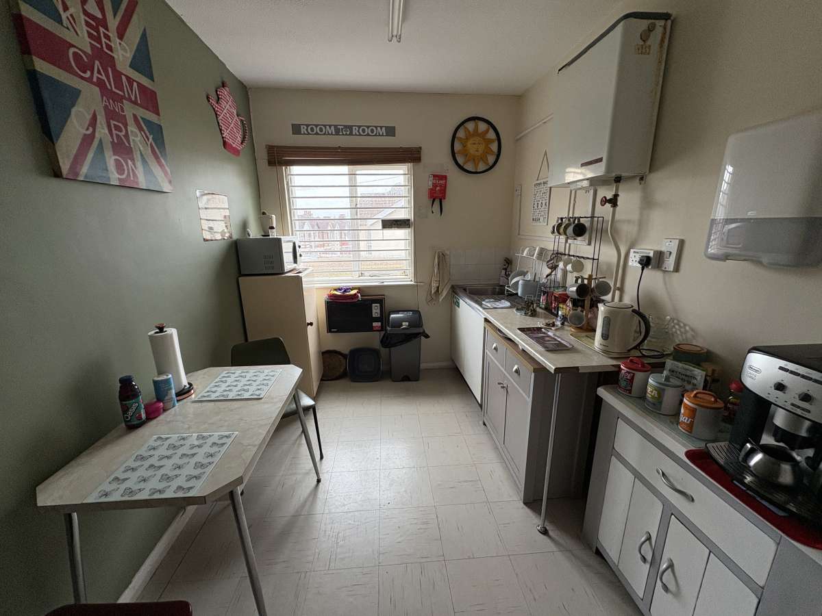 Retail/Shop in Southampton - photo 4