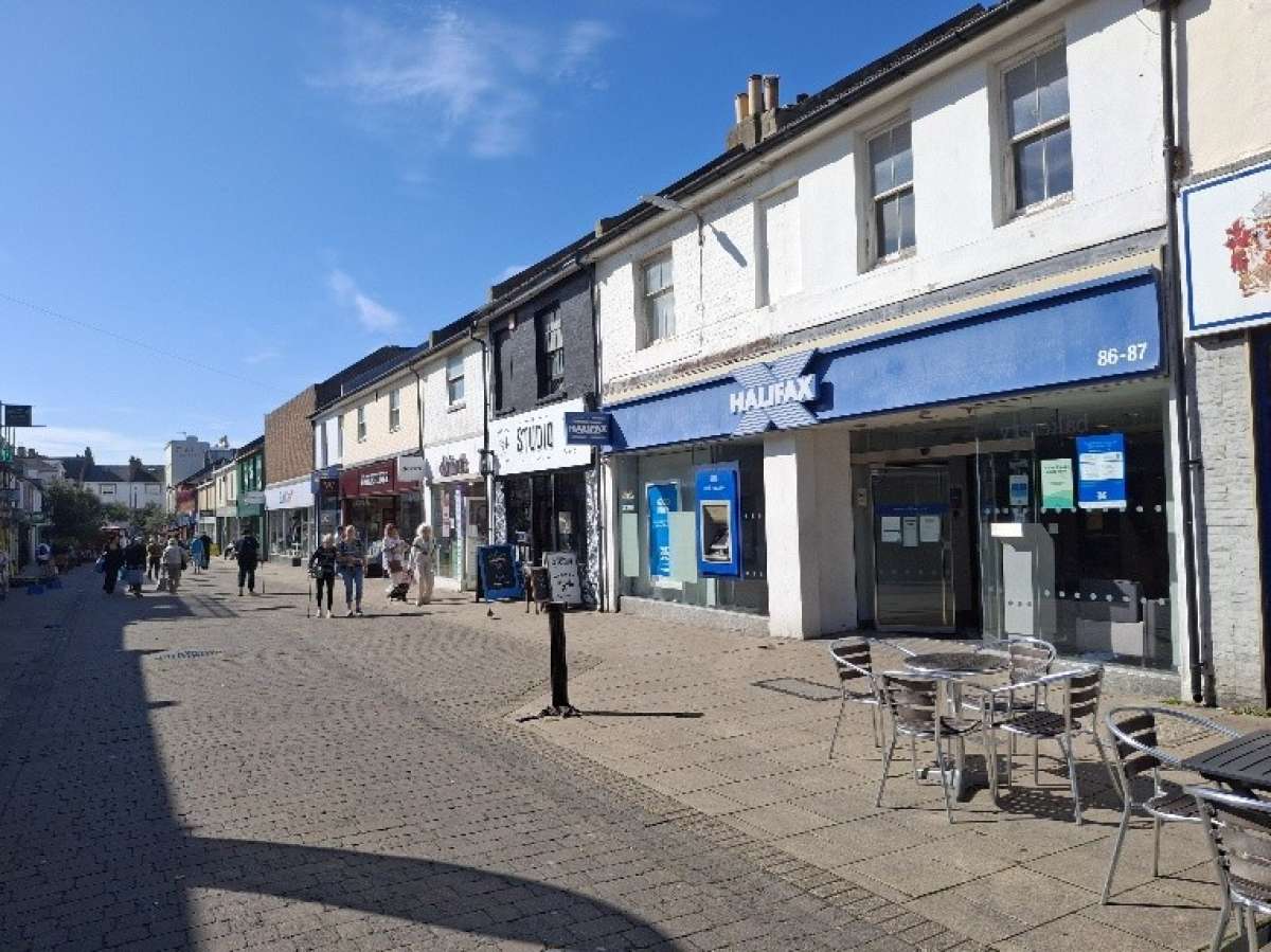 Retail/Shop in Hove - photo 2