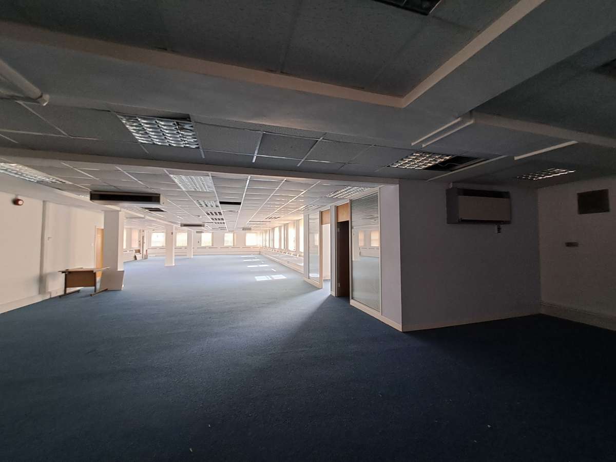 Retail/Shop in Egham - photo 4