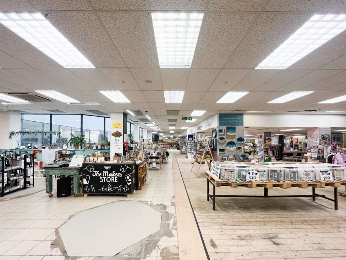 Retail/Shop in Bournemouth - photo 3