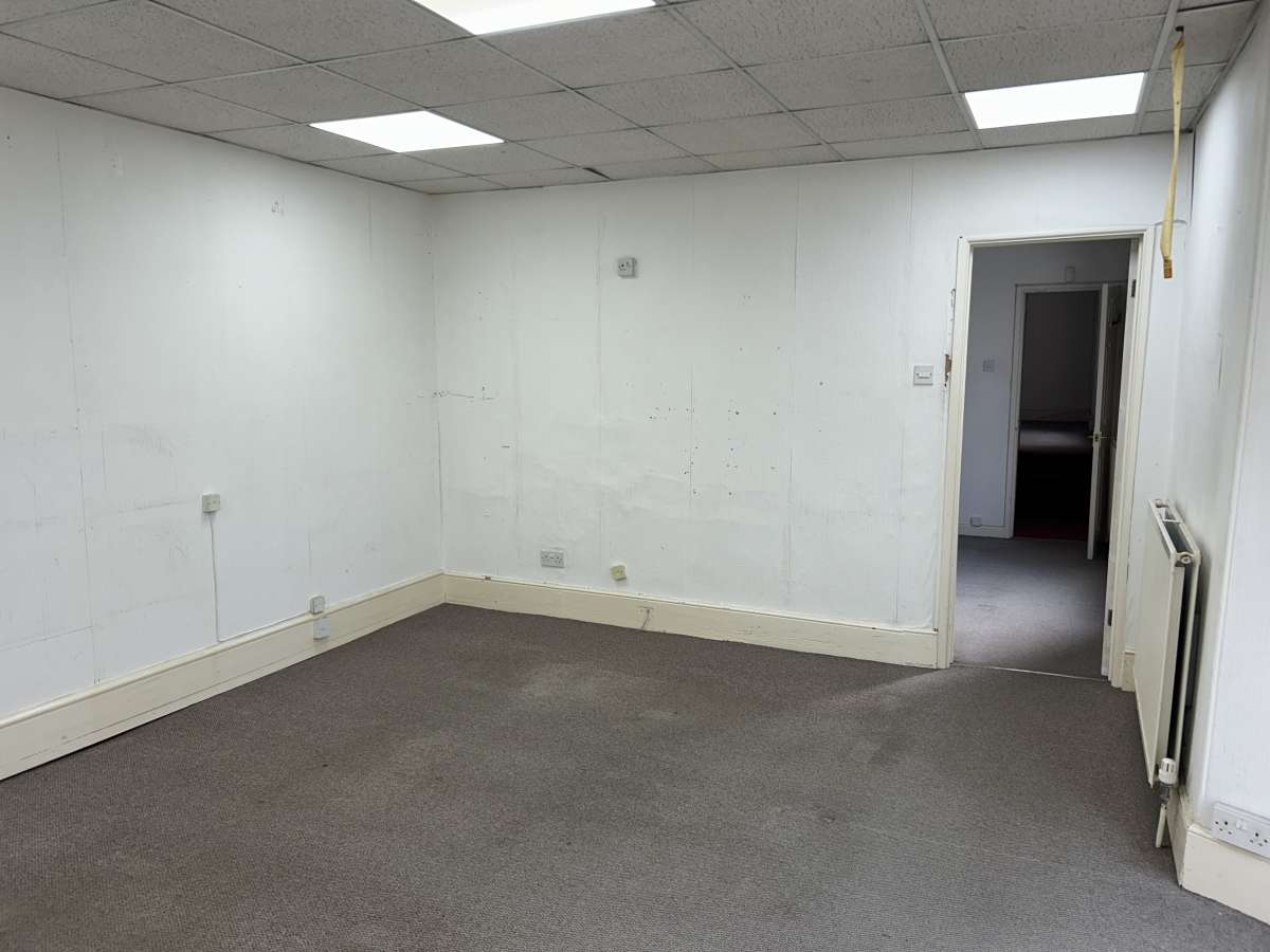 Retail/Shop in Tavistock - photo 3