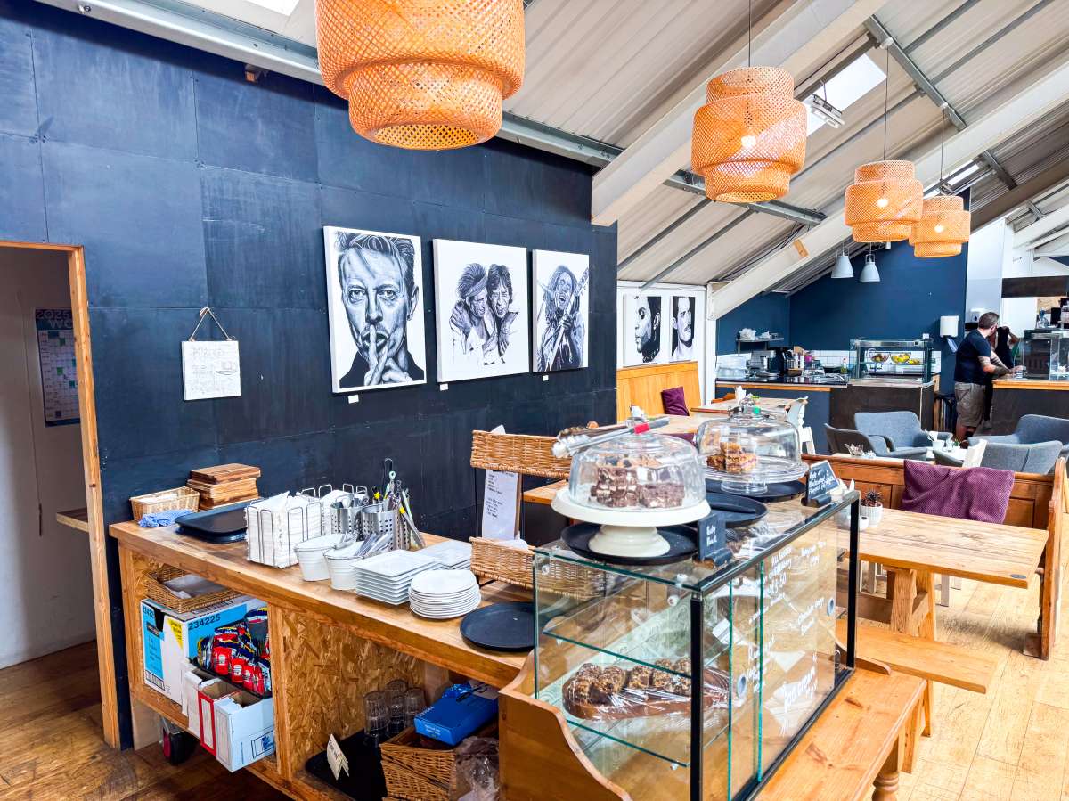 Retail/Shop in Truro - photo 4