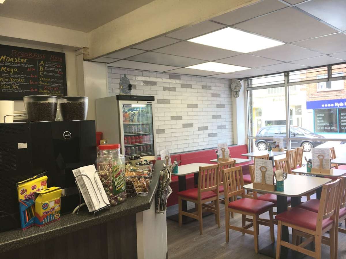 Retail/Shop in Southampton - photo 3