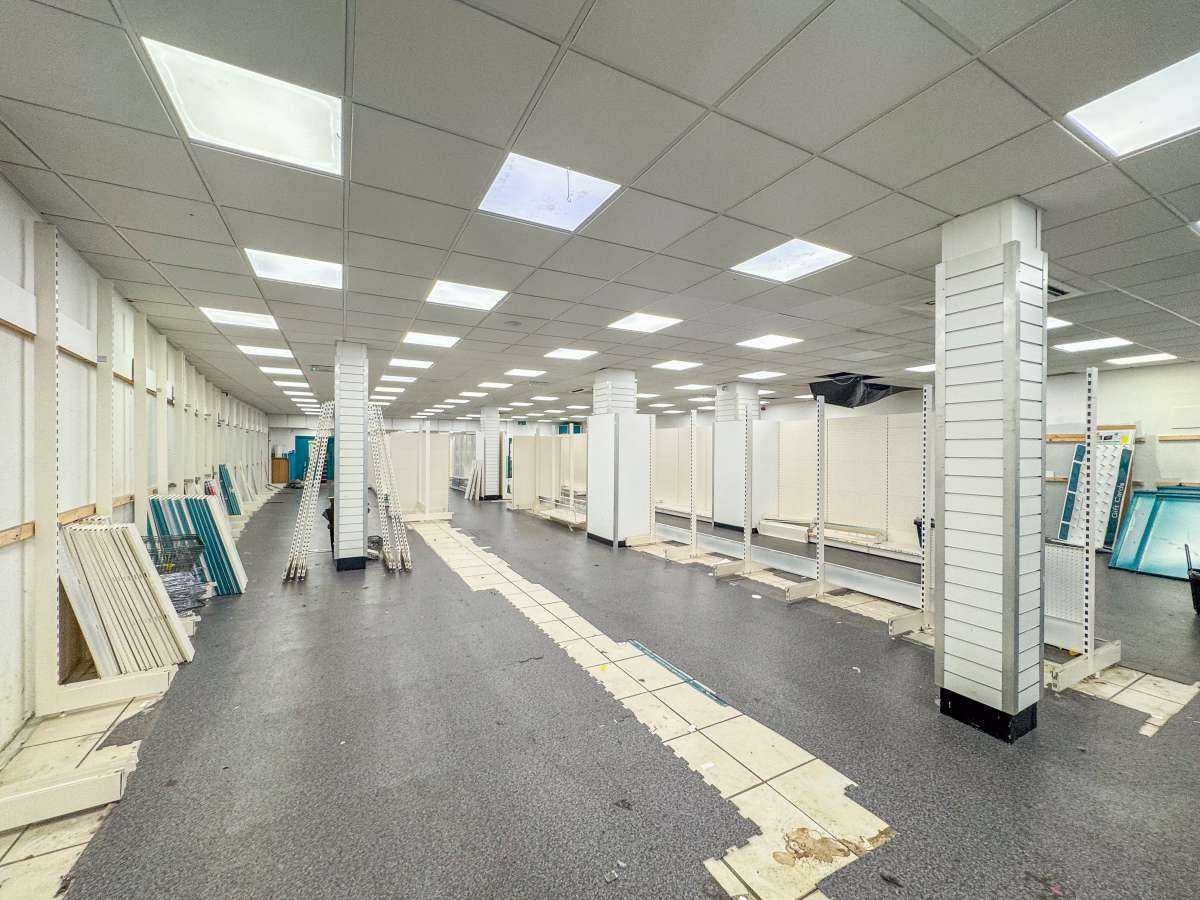 Retail/Shop in Falmouth - photo 3