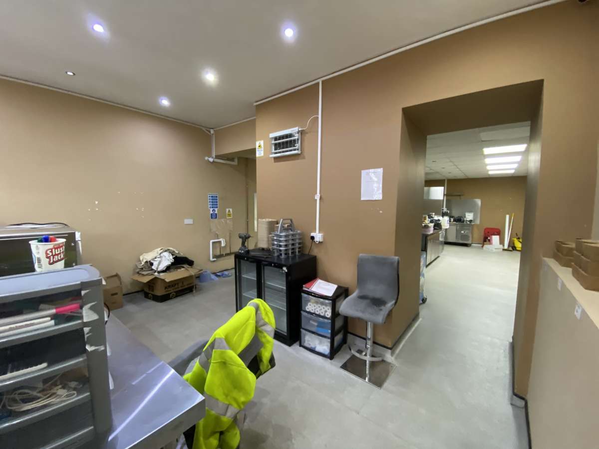 Retail/Shop in Doncaster - photo 4