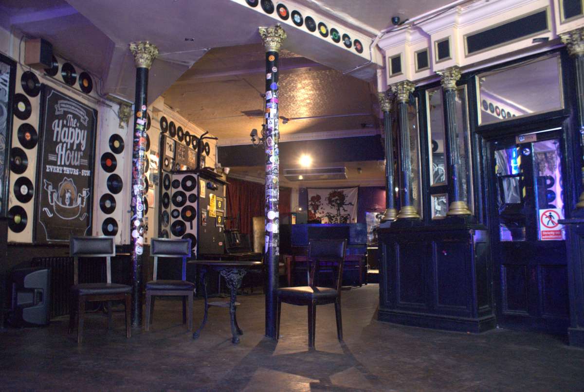 Retail/Shop in London - photo 3