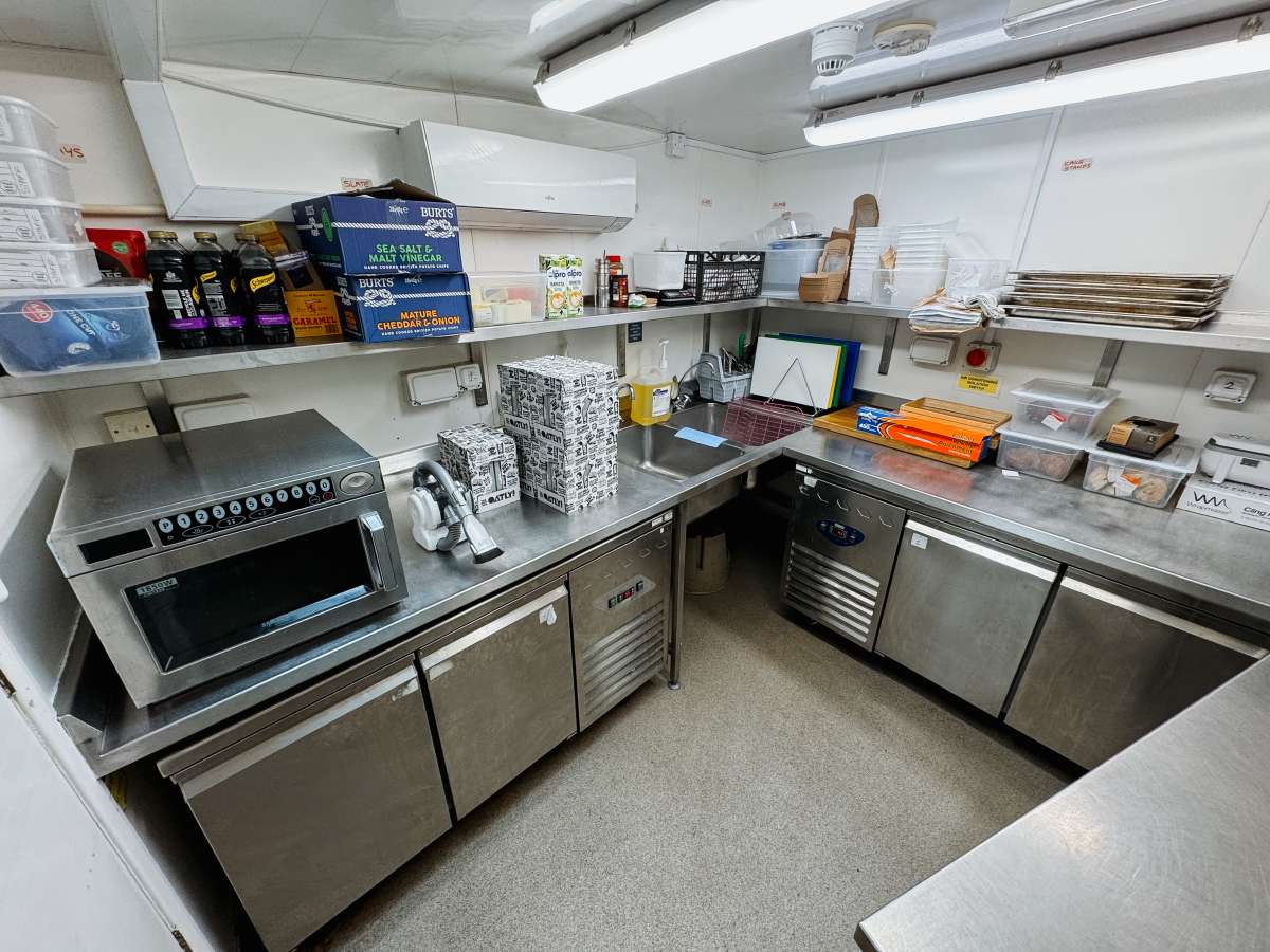 Retail/Shop in Padstow - photo 4