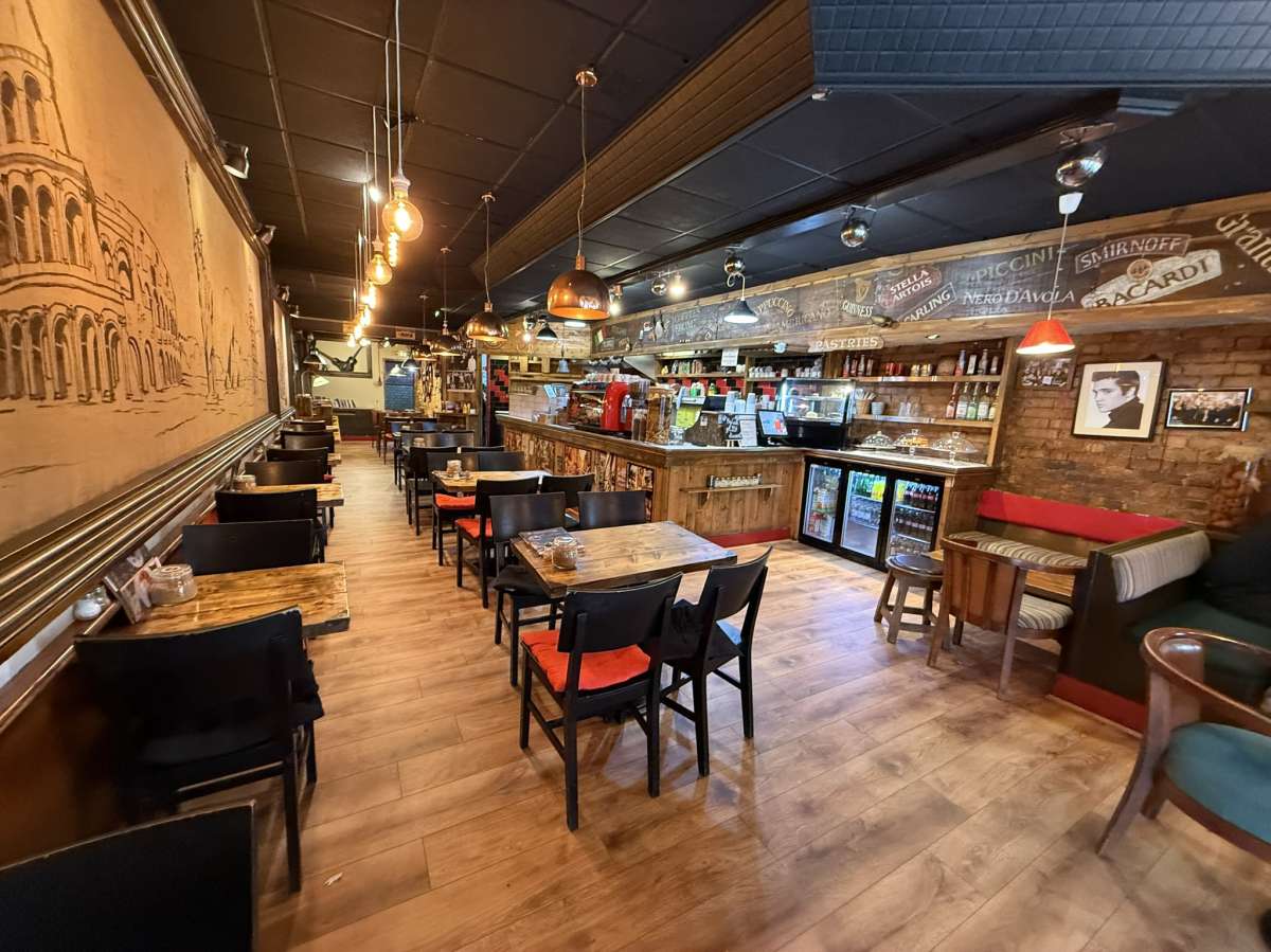 Retail/Shop in Hinckley - photo 4