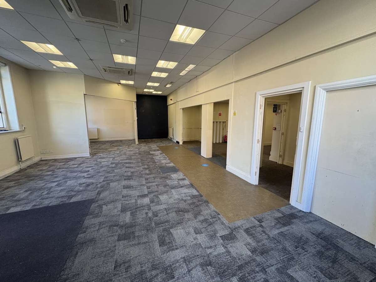 Retail/Shop in Bournemouth - photo 2