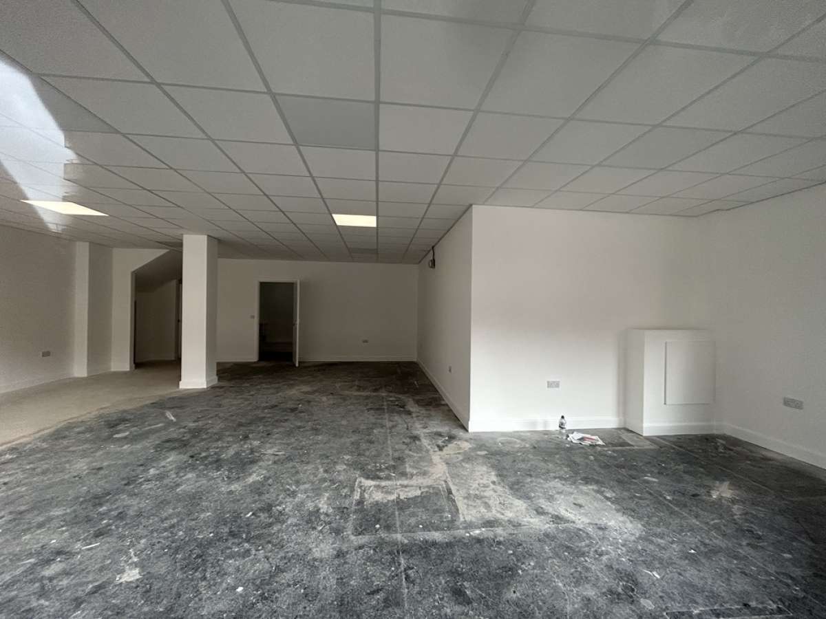 Retail/Shop in Stourbridge - photo 3