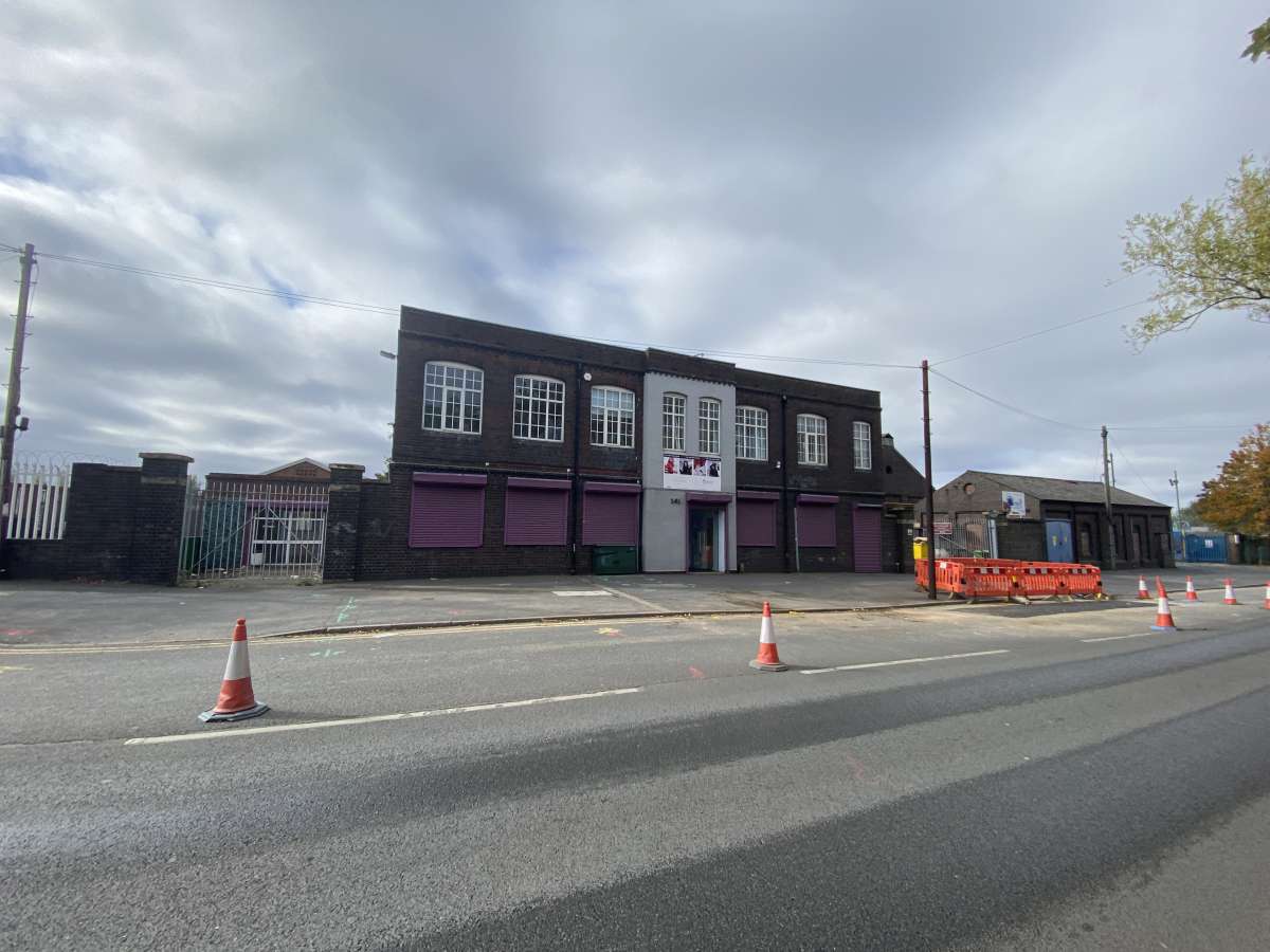 Retail/Shop in Oldbury - photo 2