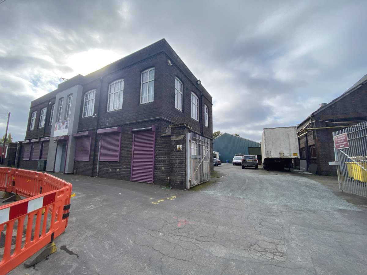 Retail/Shop in Oldbury - photo 3