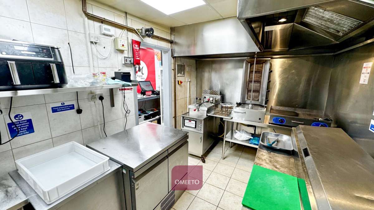 Retail/Shop in Burton On Trent - photo 3