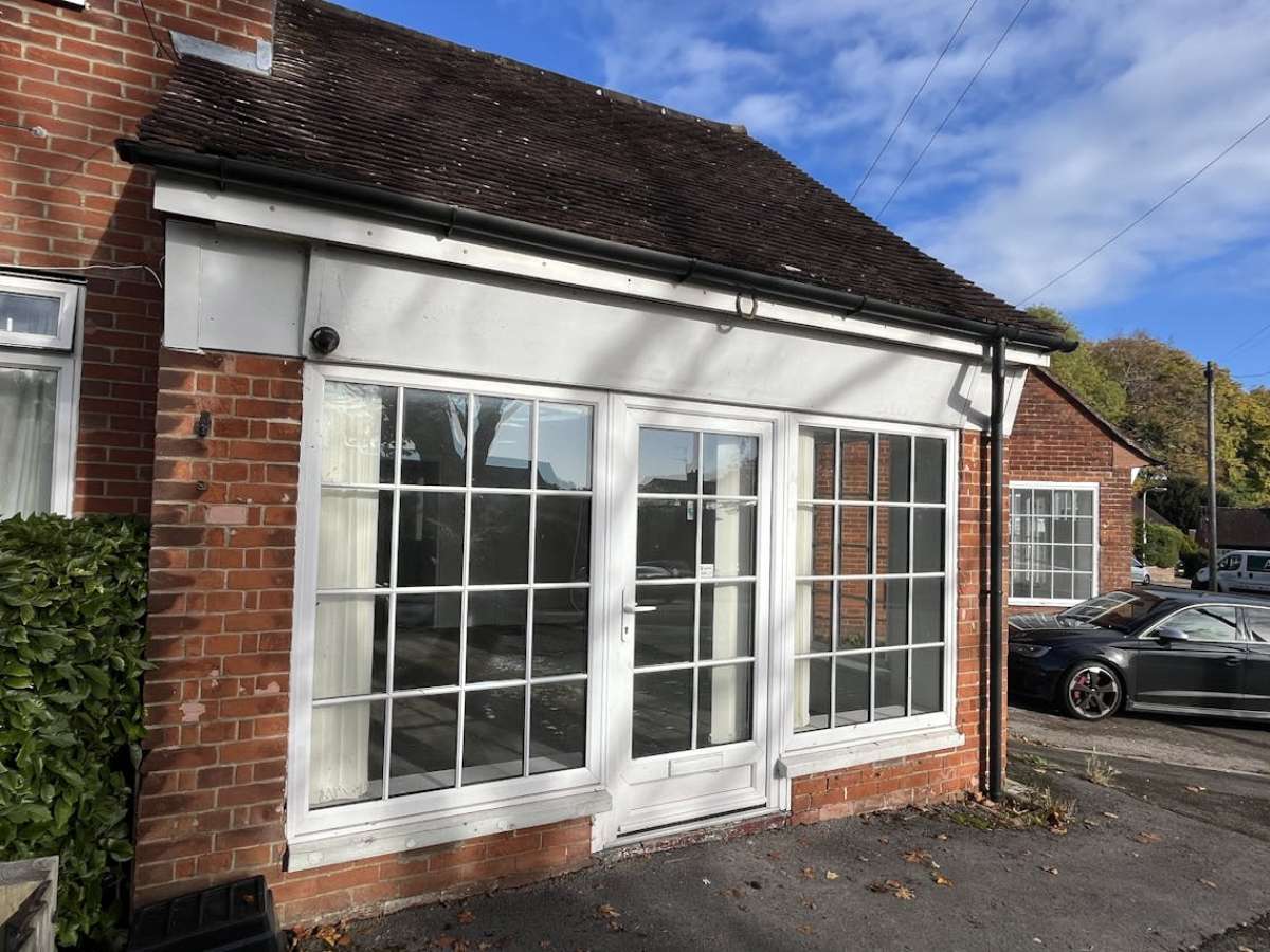 Retail/Shop in Winchester - photo 3