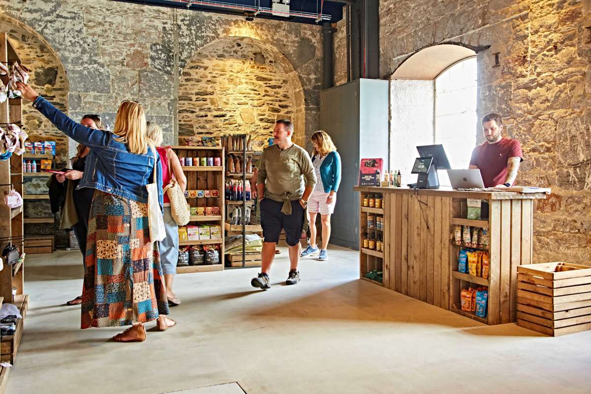 Retail/Shop in Plymouth - photo 4