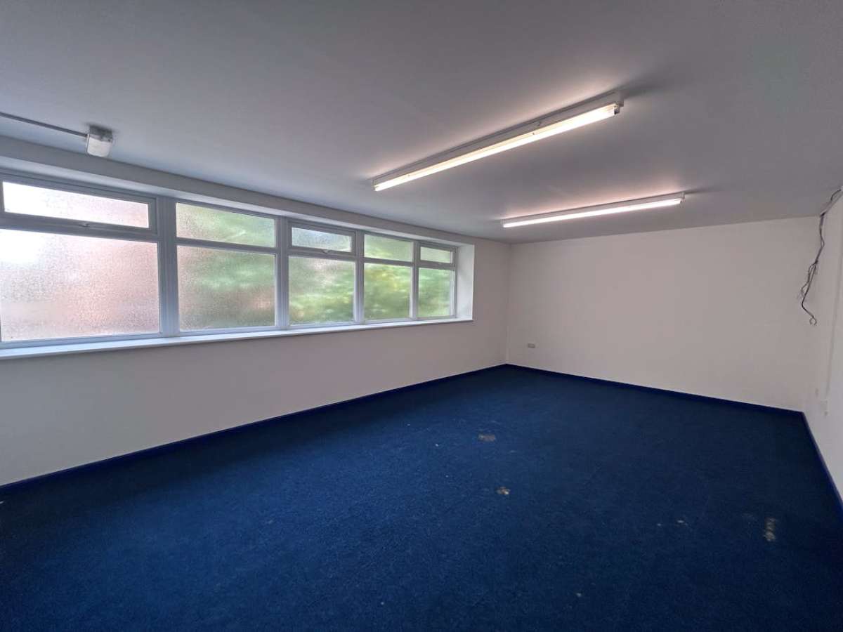 Retail/Shop in Bournemouth - photo 4