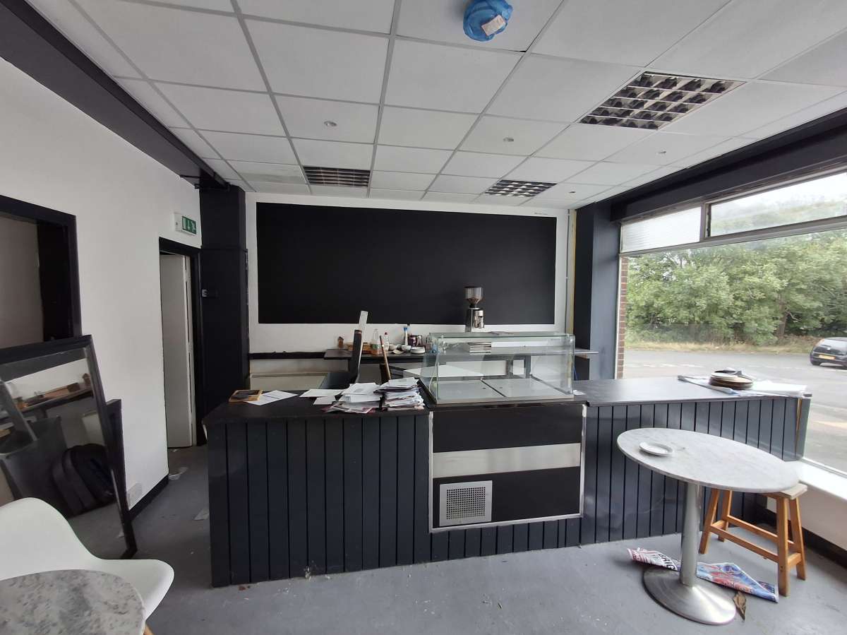 Retail/Shop in Hove - photo 3