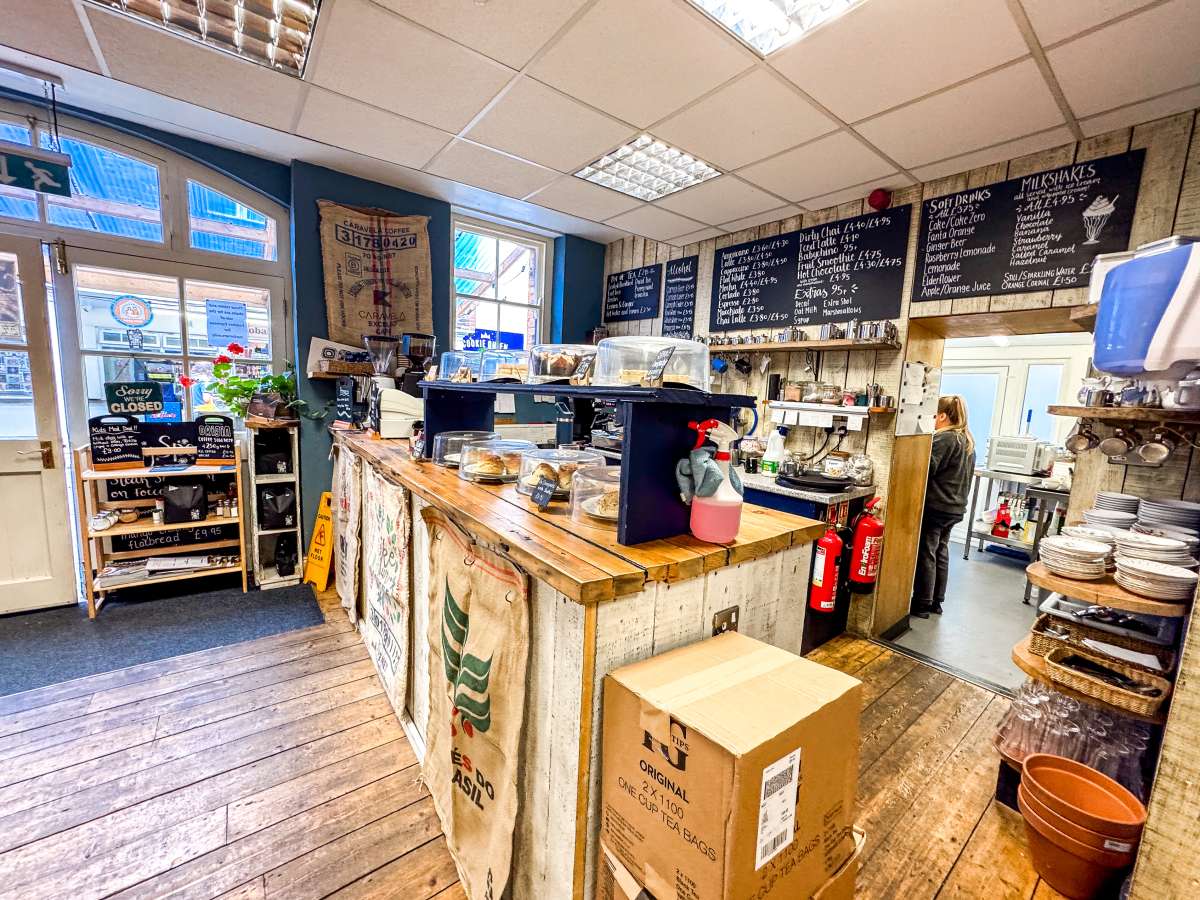 Retail/Shop in Truro - photo 3