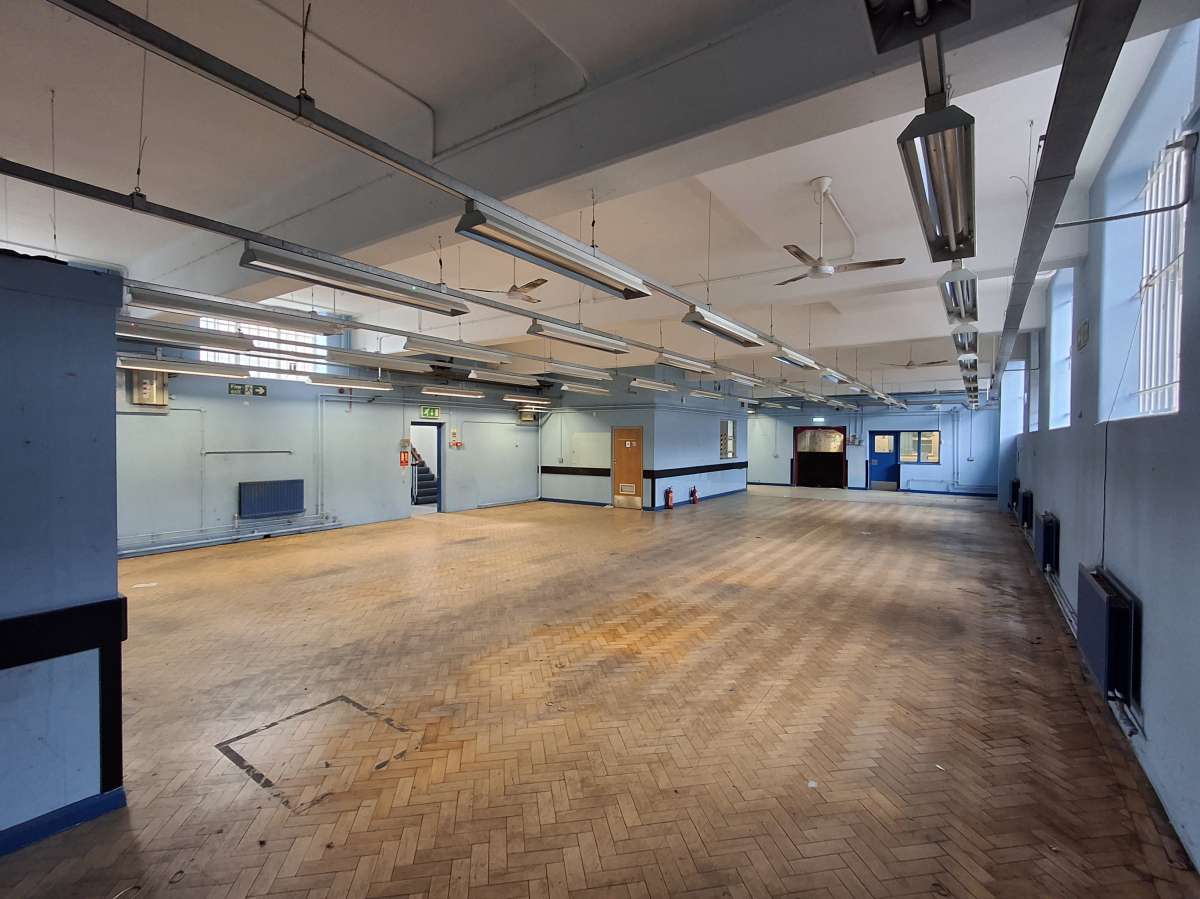 Retail/Shop in West Wickham - photo 3