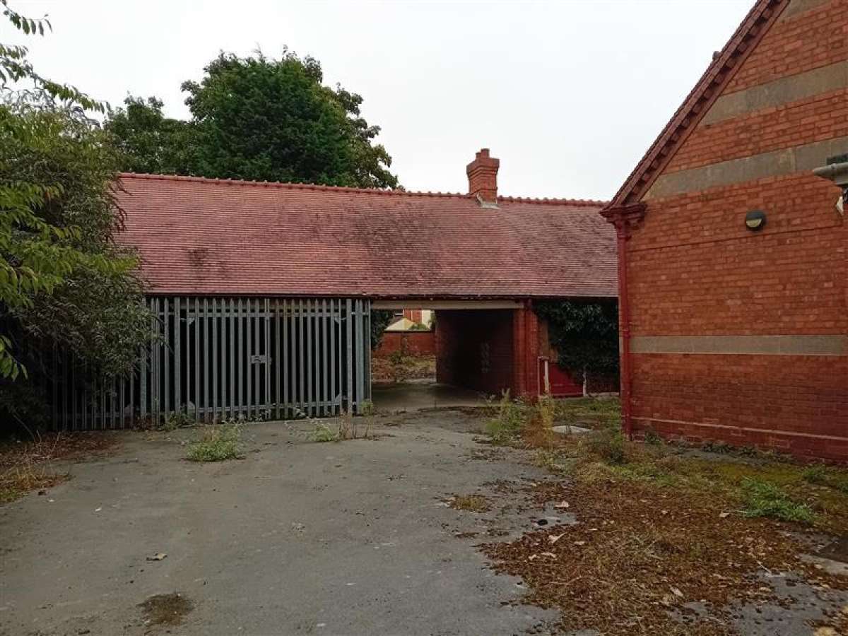 Retail/Shop in Nuneaton - photo 3