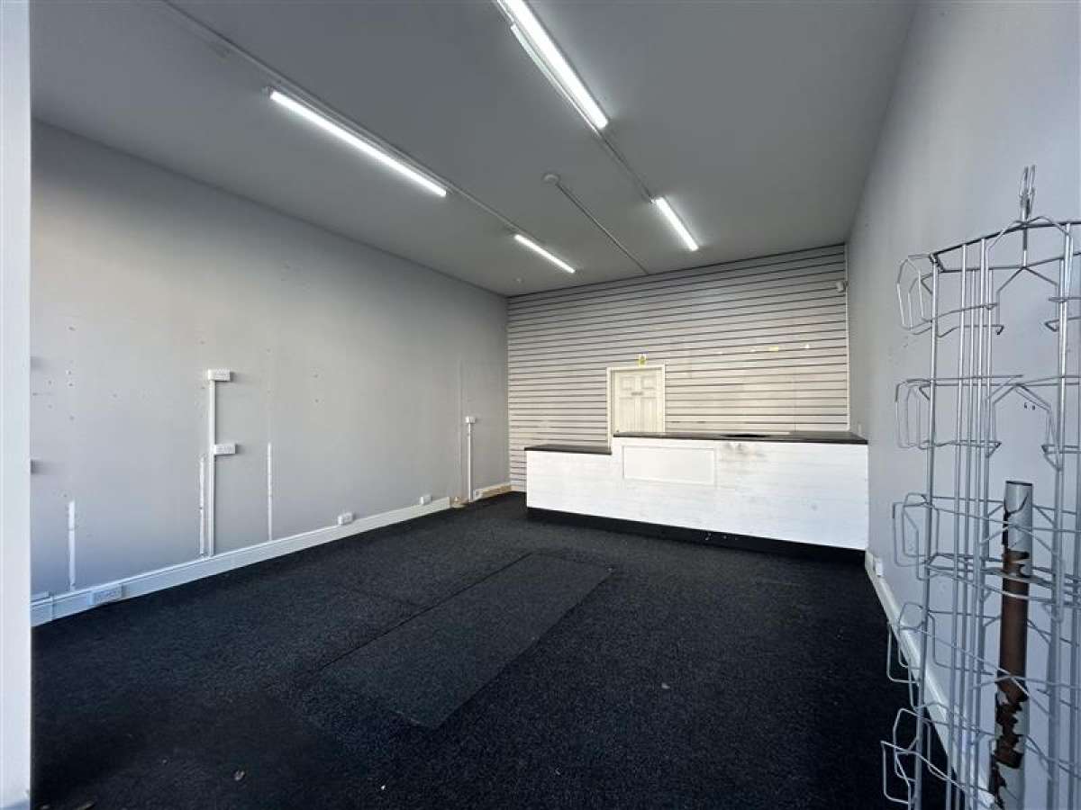 Retail/Shop in Plymouth - photo 4