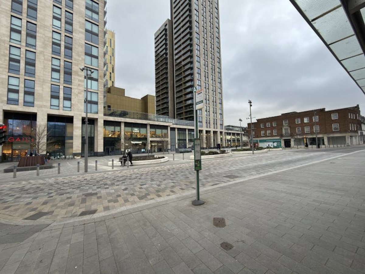 Retail/Shop in Woking - photo 3