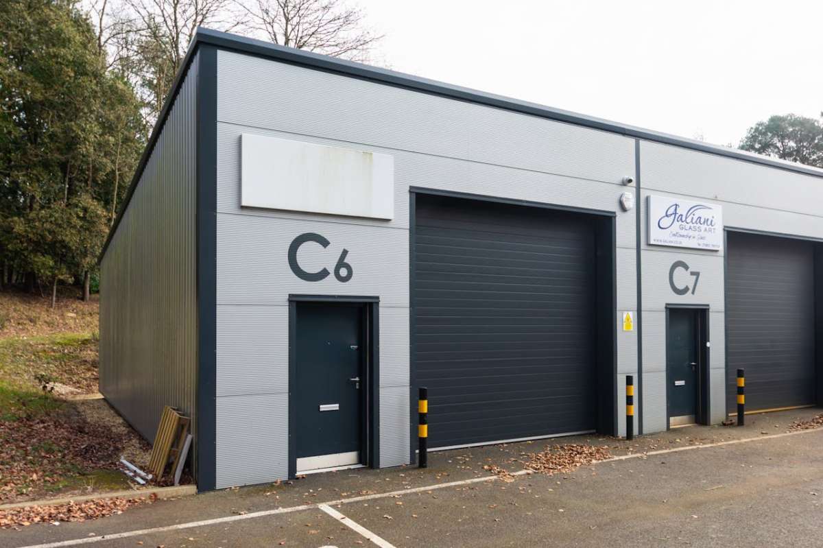 Retail/Shop in Poole - photo 2