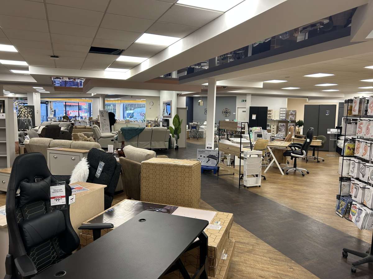 Retail/Shop in Plymouth - photo 3