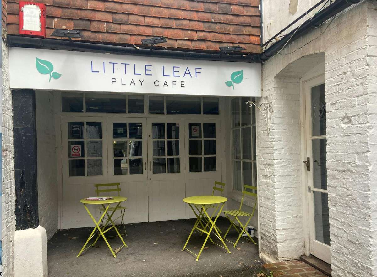 Retail/Shop in Petersfield - photo 2