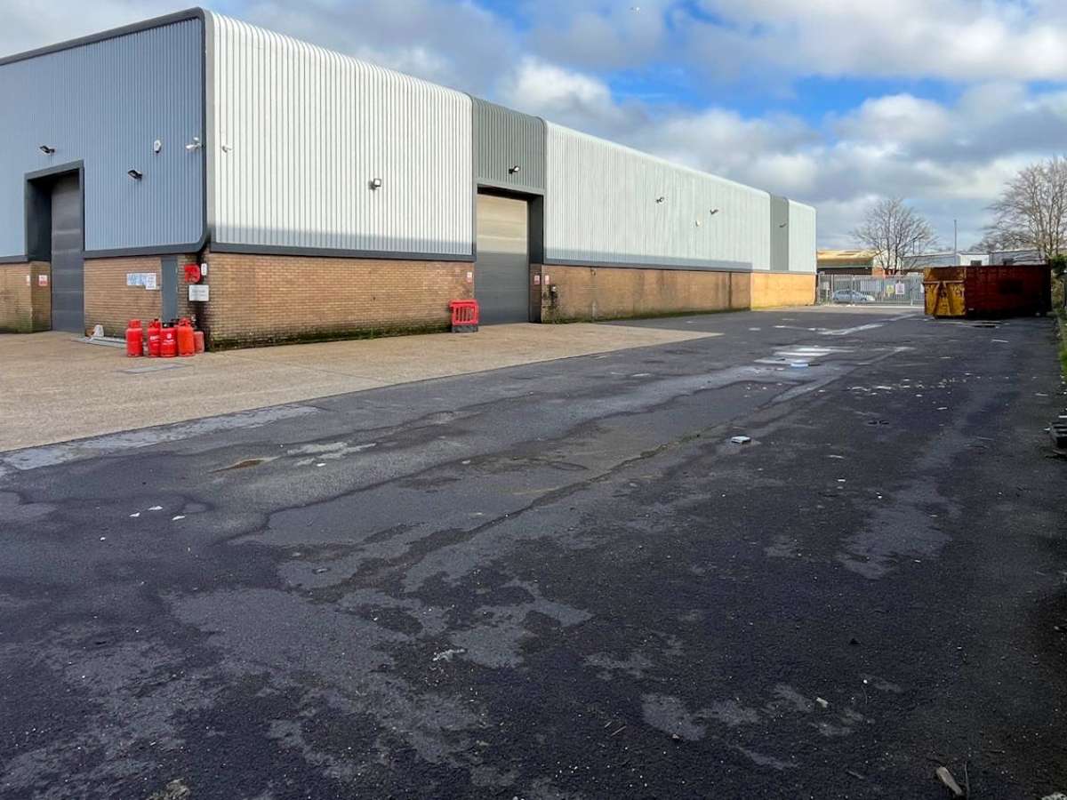 Retail/Shop in Wimborne - photo 4