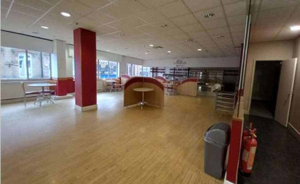 Retail/Shop in Keighley - photo 4