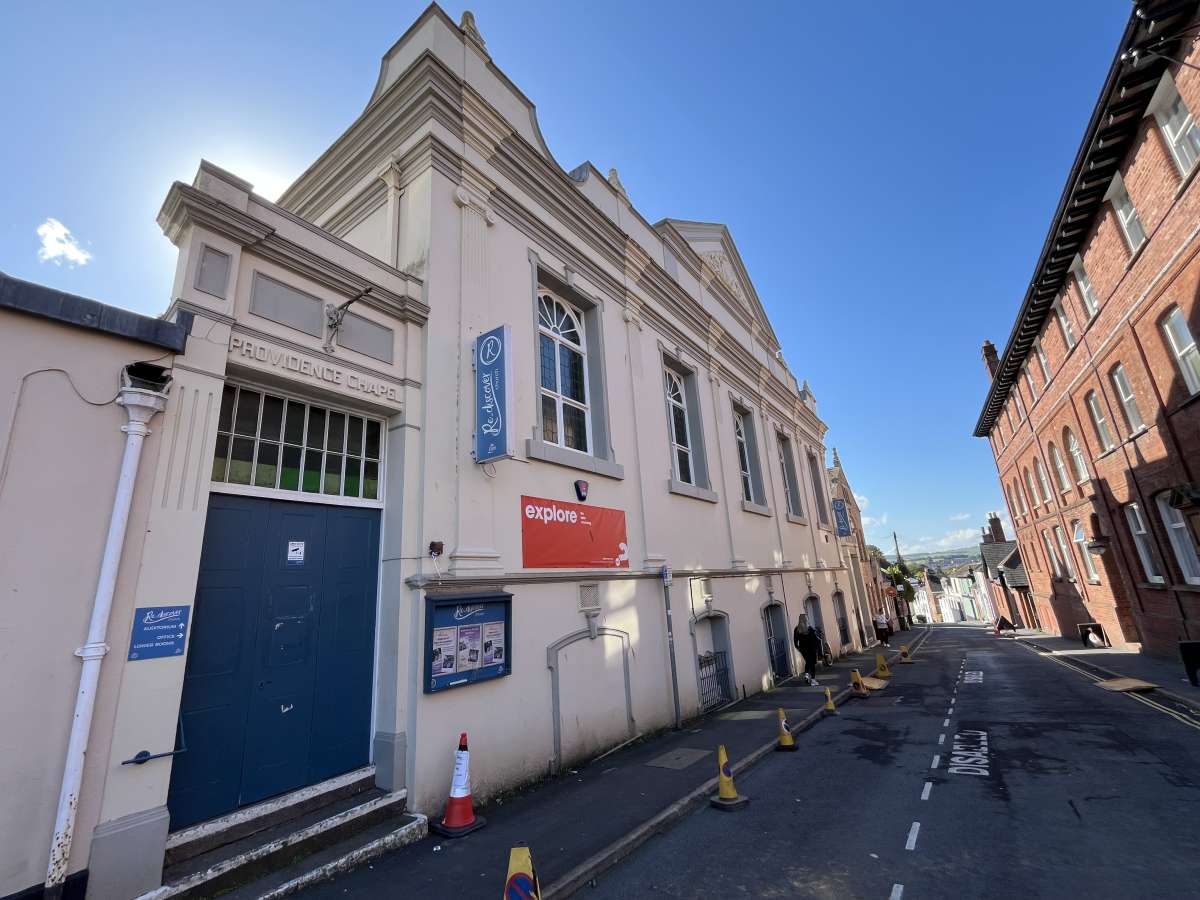 Retail/Shop in Exeter - photo 2