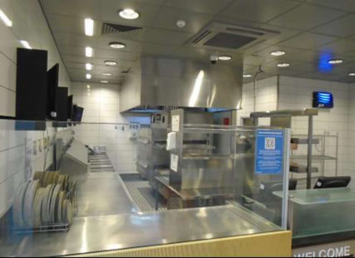 Retail/Shop in Bradford On Avon - photo 2