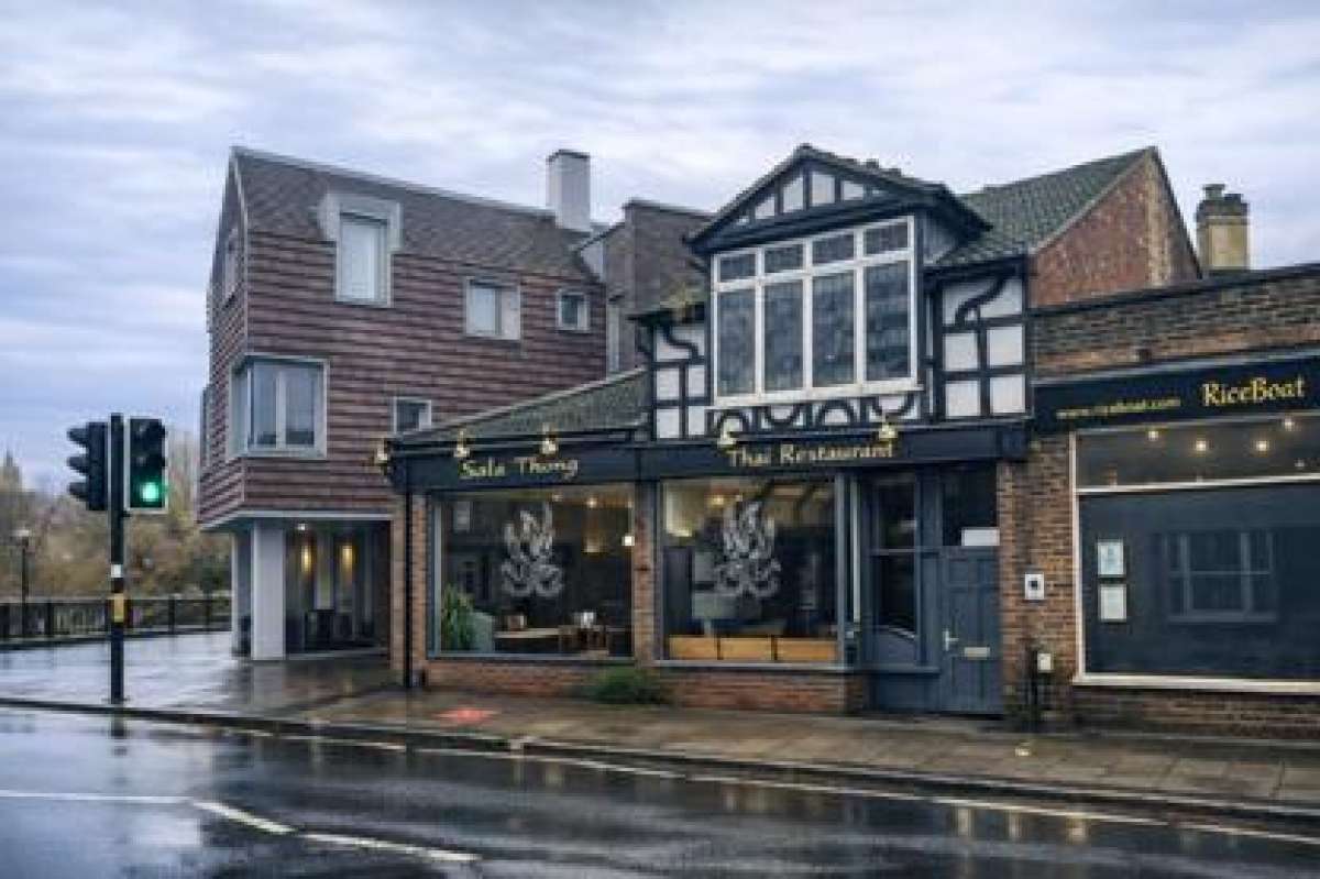 Retail/Shop in Cambridge - photo 2