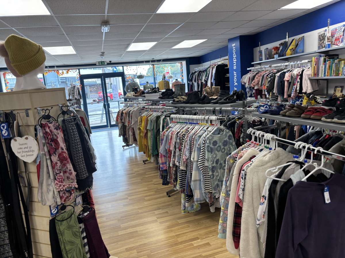 Retail/Shop in Hemsworth - photo 2