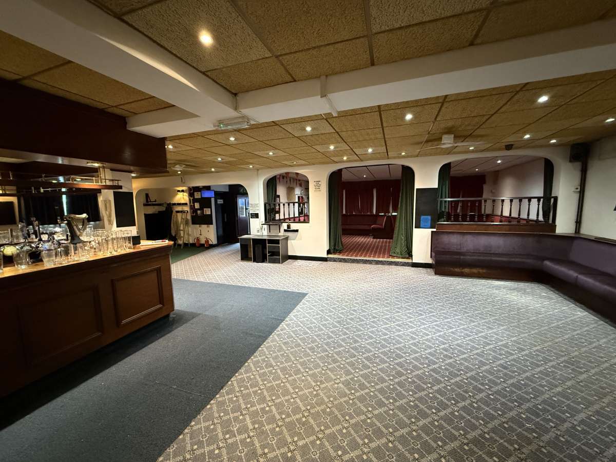 Retail/Shop in Tunbridge Wells - photo 4