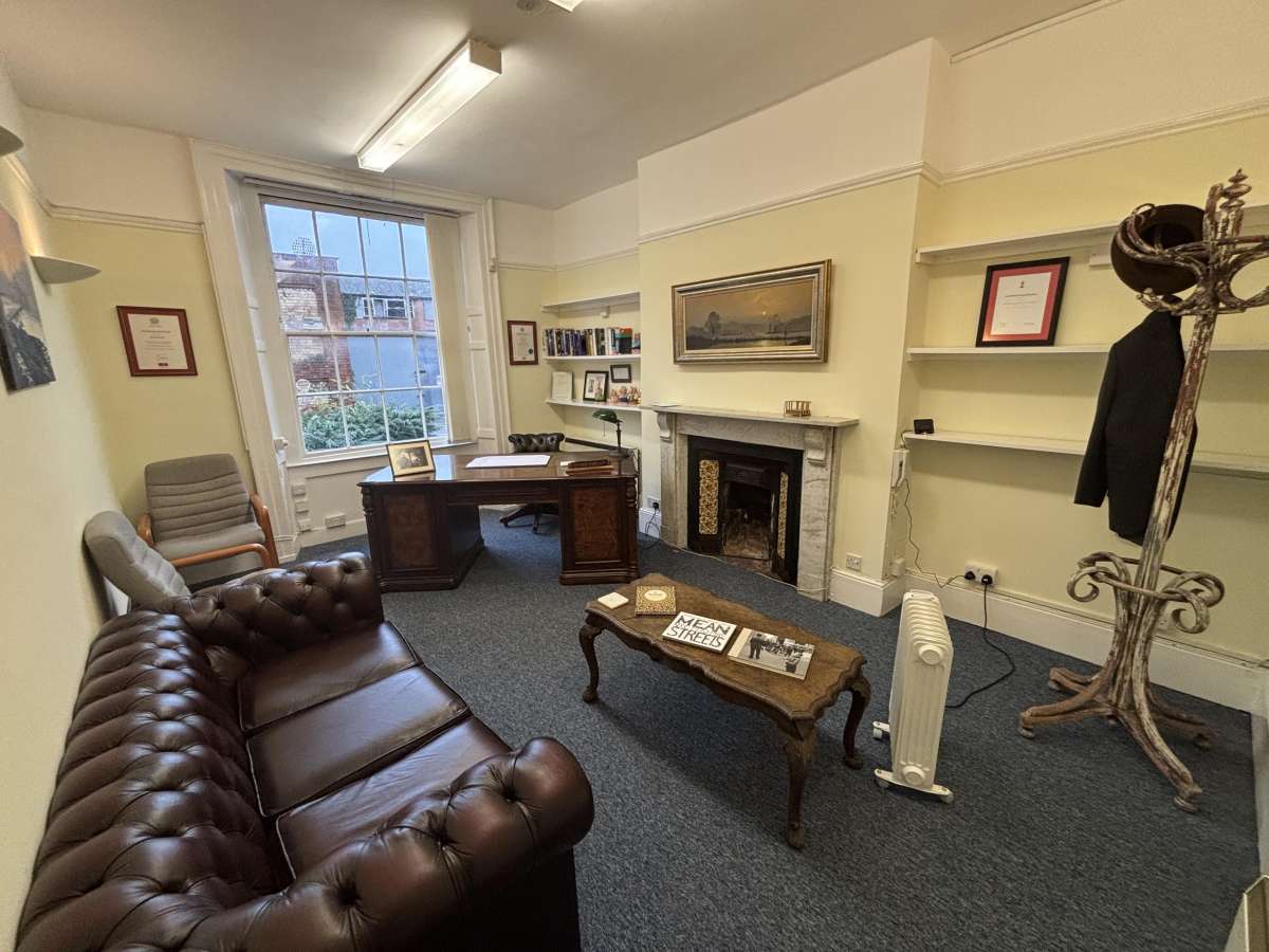 Retail/Shop in Taunton - photo 2