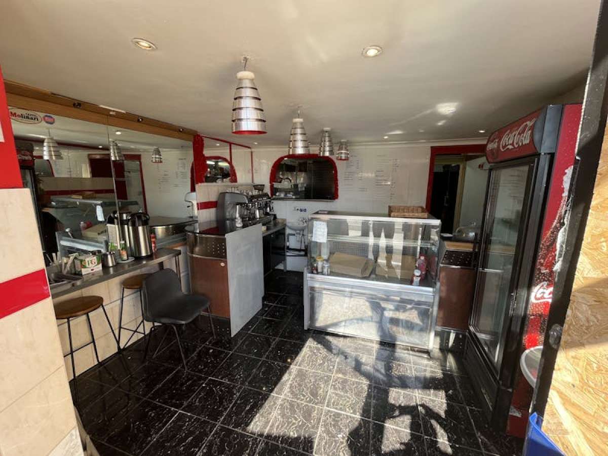 Retail/Shop in London - photo 3