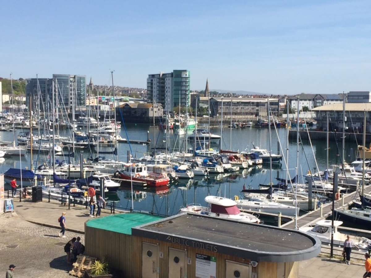 Retail/Shop in Plymouth - photo 2