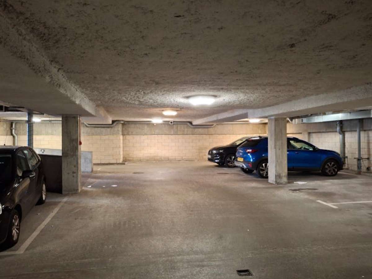 Retail/Shop in Slough - photo 3