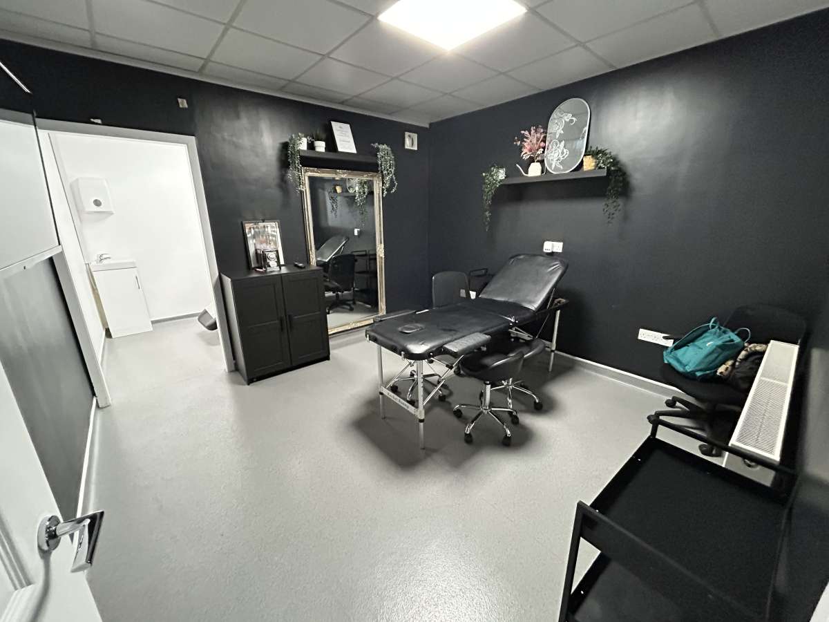 Retail/Shop in Bristol - photo 3