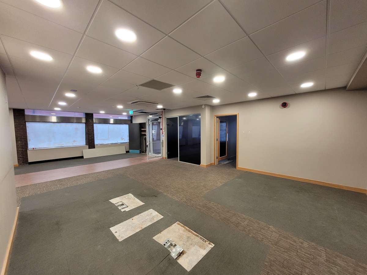 Retail/Shop in Ely - photo 3