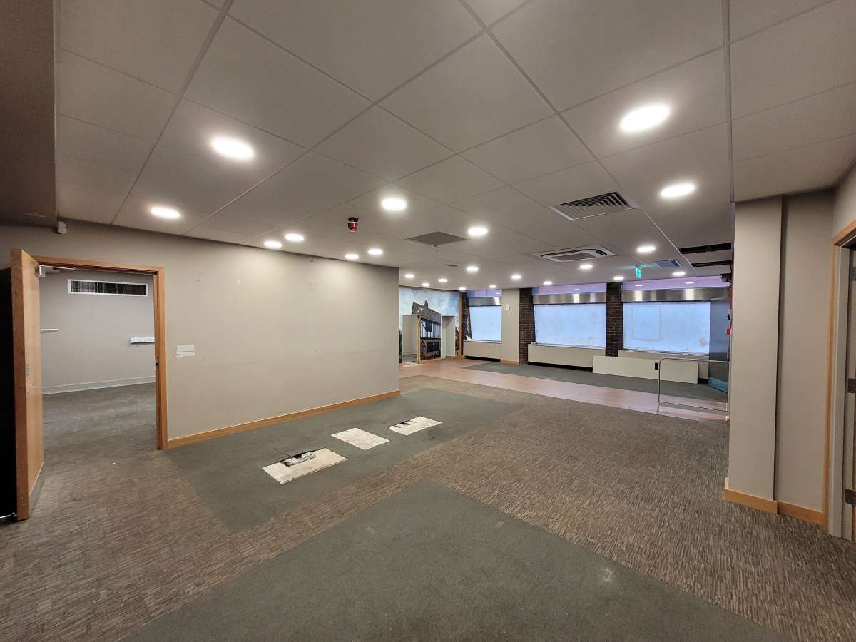 Retail/Shop in Ely - photo 4